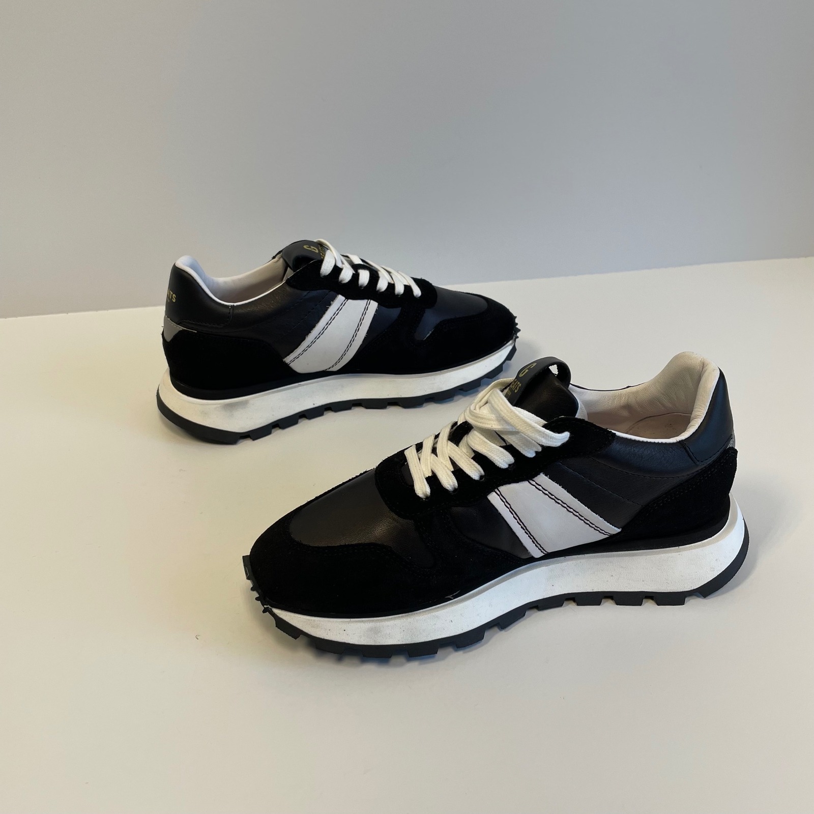Nwot Greats Greenpoint Runner Womens Black White Leather Suede Sneakers Size 8.5 — image 2 of 7
